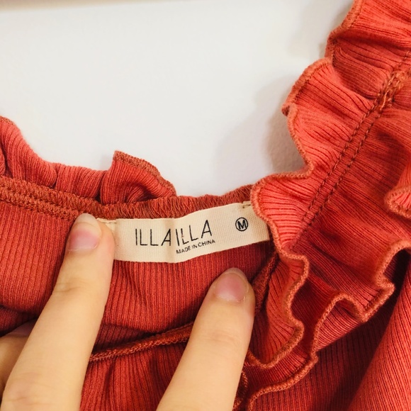 Off the Shoulder Ruffle Top 💄 - Picture 2 of 2